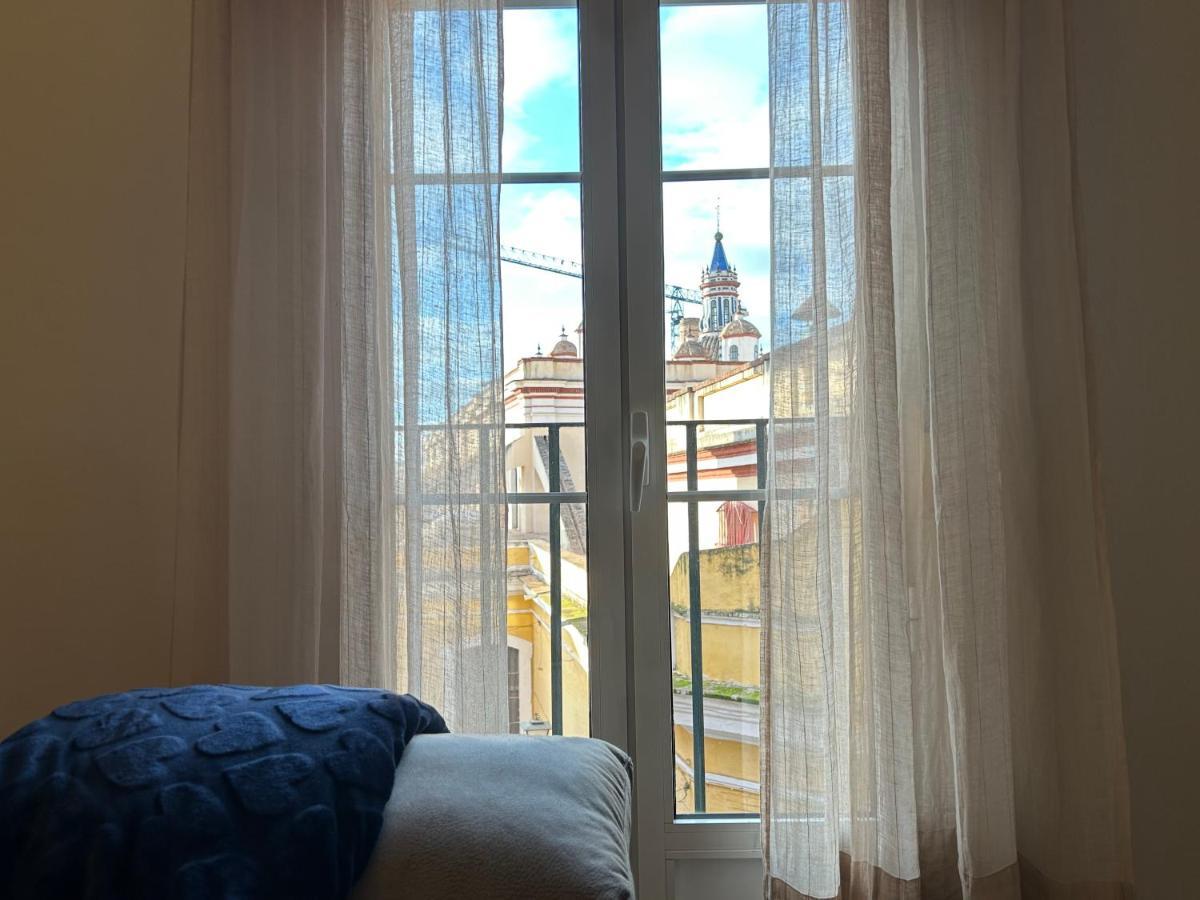 Distinguido Y Centrico Apartamento En San Bernardo Sevilla Kültér fotó