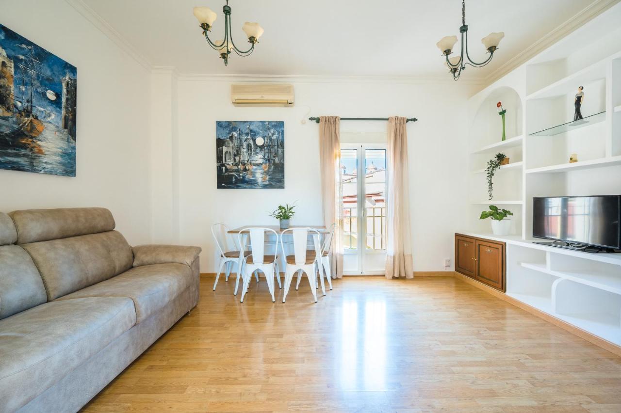 Distinguido Y Centrico Apartamento En San Bernardo Sevilla Kültér fotó