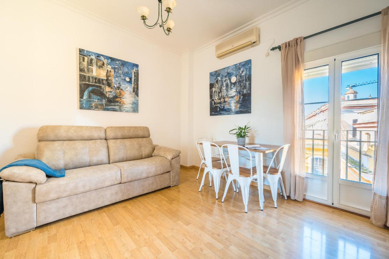 Distinguido Y Centrico Apartamento En San Bernardo Sevilla Kültér fotó